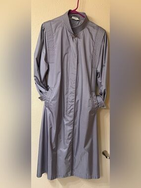 Light Gray/lavender Women's Trench Coat with Pintuck pleats Shoulder/cuff Detail